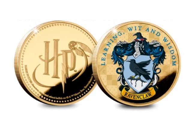 DN-Harry-Potter-gold-44mm-House-Crests-and-motto-Medals-photo-mock-ups2-3.jpg
