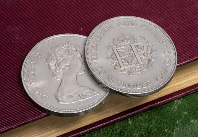 913W DUKCC 1972 Silver Wedding Crown