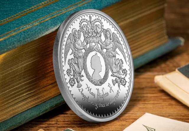 QEII In Memoriam Silver £5 (Jersey) Lifestyle 01