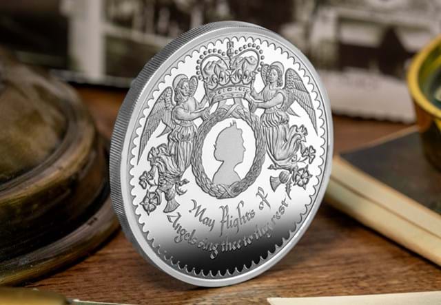 QEII In Memoriam Silver £5 (Jersey) Lifestyle 04
