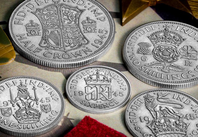 WWII Coin And Replica Medal Set Lifestyle 06