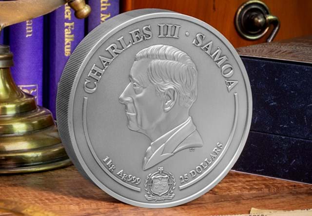 Churchill 1KG Coin Lifestyle 03