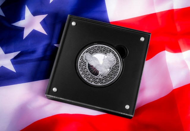 2025 Filigree American Eagle 2Oz Lifestyle 04