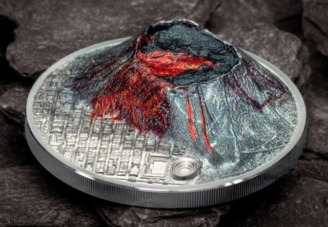Lost City Pompeii Silver 3Oz Lifestyle 02