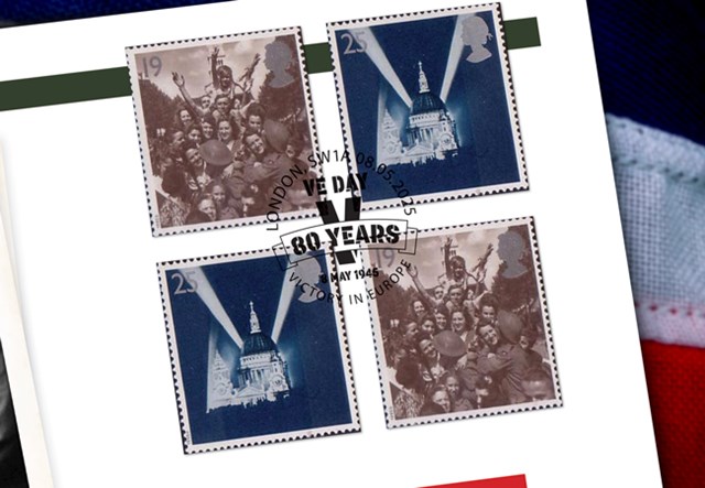 VE Day Silver £5 Coin Cover Lifestyle 03