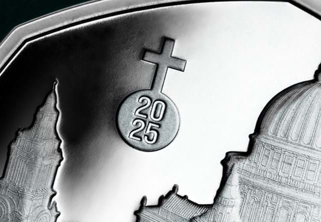 Cathedrals Silver 5Oz Close Up 02