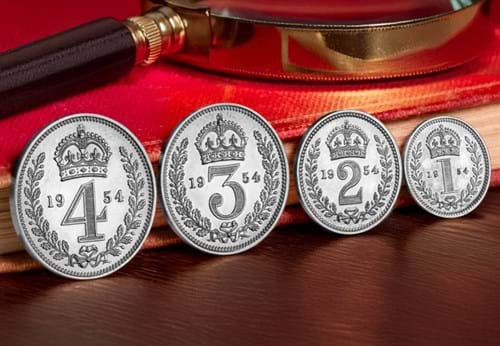QEII Maundy Money Set Lifestyle 02 1