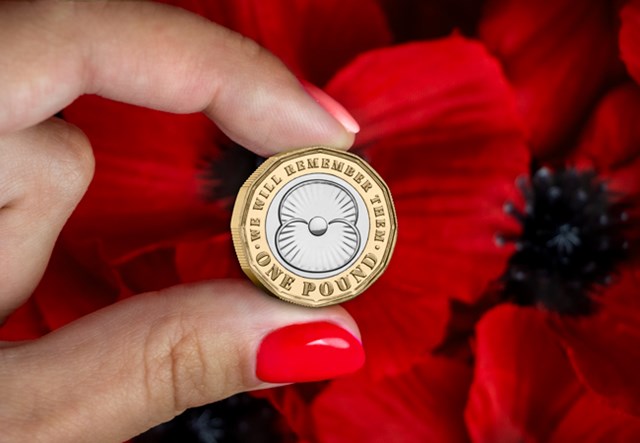 2025 Poppy BU £1 Lifestyle 01