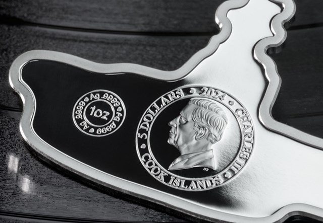 2024 Beatles Yellow Submarine Silver 1Oz Lifestyle 03