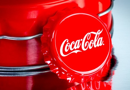 This Silver Coca-Cola Bottle Cap is an actual size bottle cap. Made from Pure Silver it features the iconic Coca-Cola logo. The coin is packaged in a branded tin with a certificate of authenticity. 