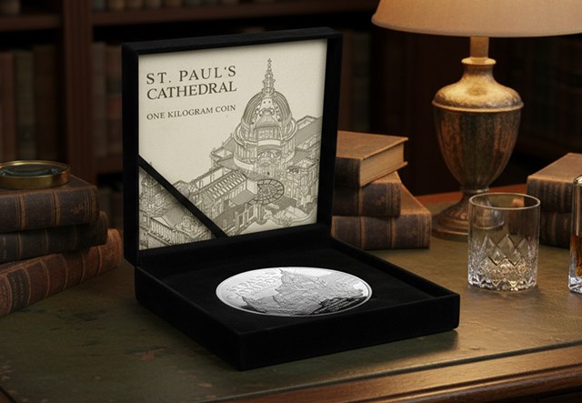 St Pauls Cathedral Sculptors Brass Box Lifestyle