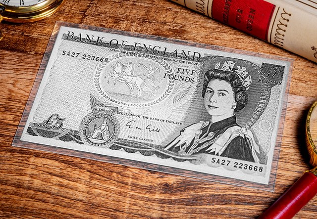TEV4 The 'Series D' £5 Silver Banknotes Lifestyle 04 1300X900